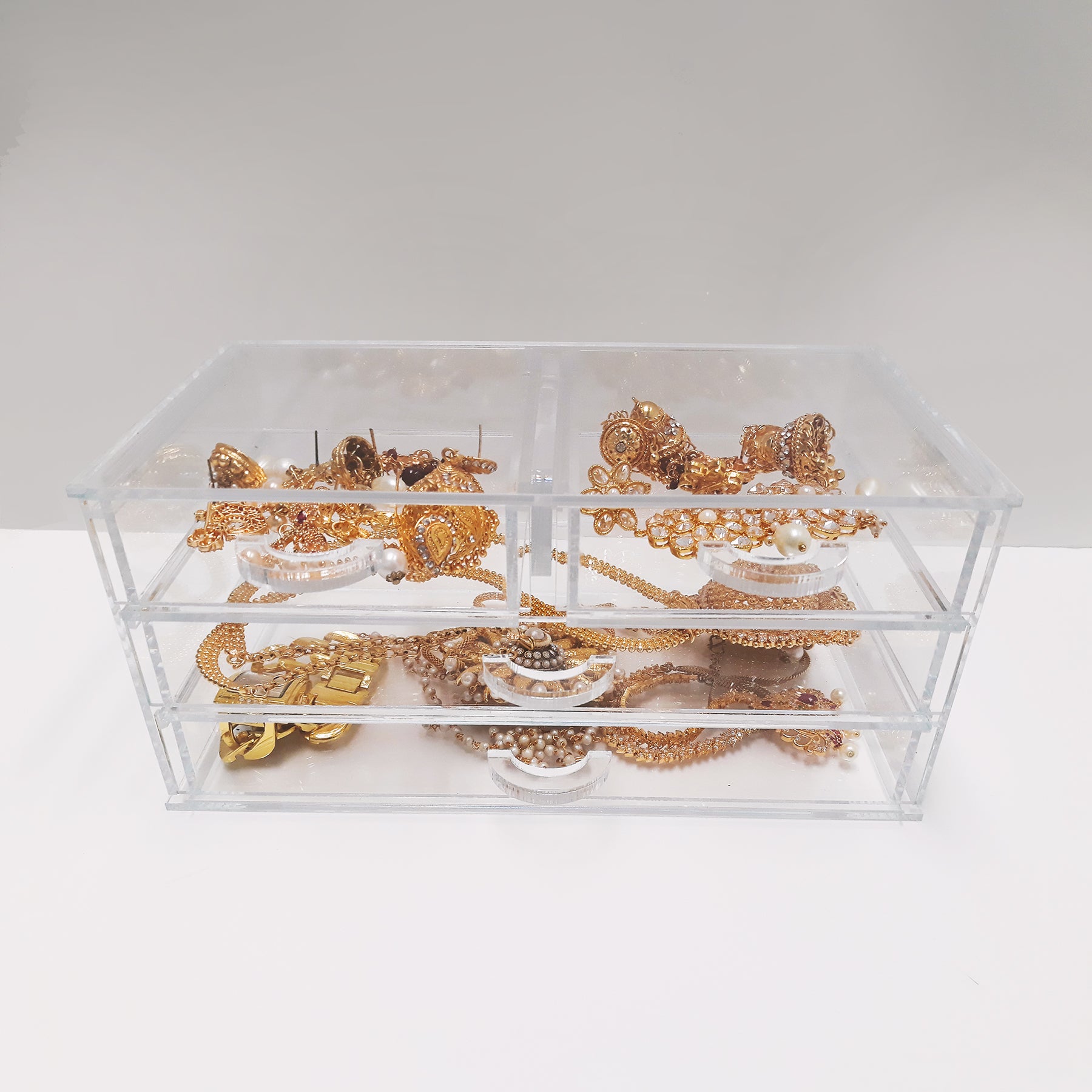 Plexiglass sales jewelry display